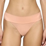 Triumph Body Make-Up Illusion String D1