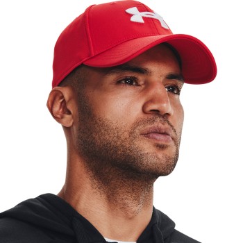 Under Armour Blitzing 3.0 Cap Röd polyester M/L Herr | apparel & accessories - clothing accessories - hats | ModeLejon