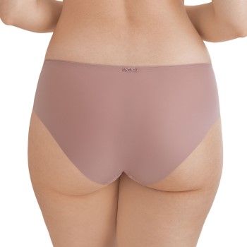 Felina Conturelle Festival Brief