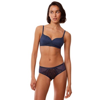 Triumph Delightful Spotlight Hipster