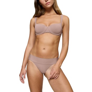 Triumph Body Make-Up Illusion String