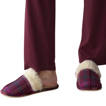 Triumph Closed Toe Slippers